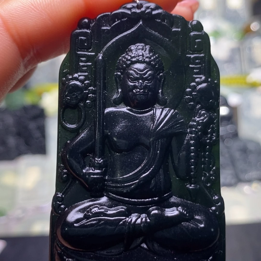 蛇纹石玉颈饰未镶嵌铭**定，