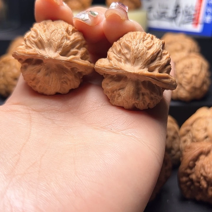 文玩核桃吊坠37宫灯