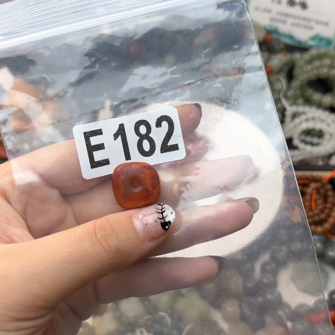 未镶嵌南红玛瑙珠宝奇石