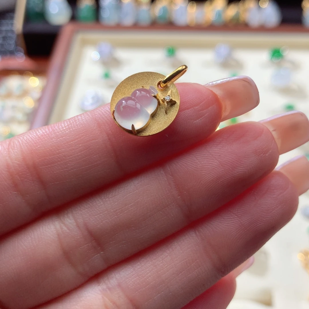 翡翠颈饰18K金镶嵌不****珠翡翠