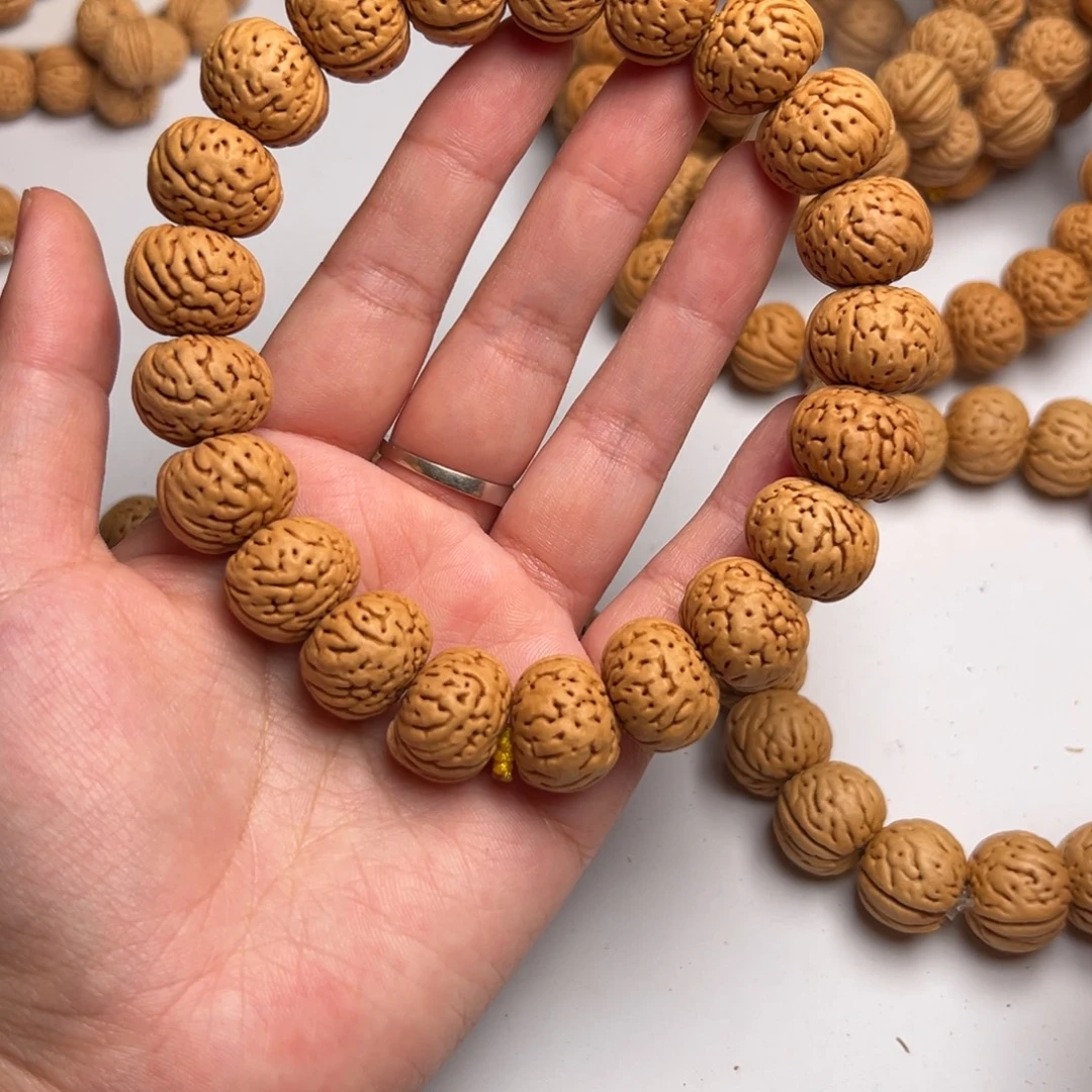 17尺寸树王纽扣桃核