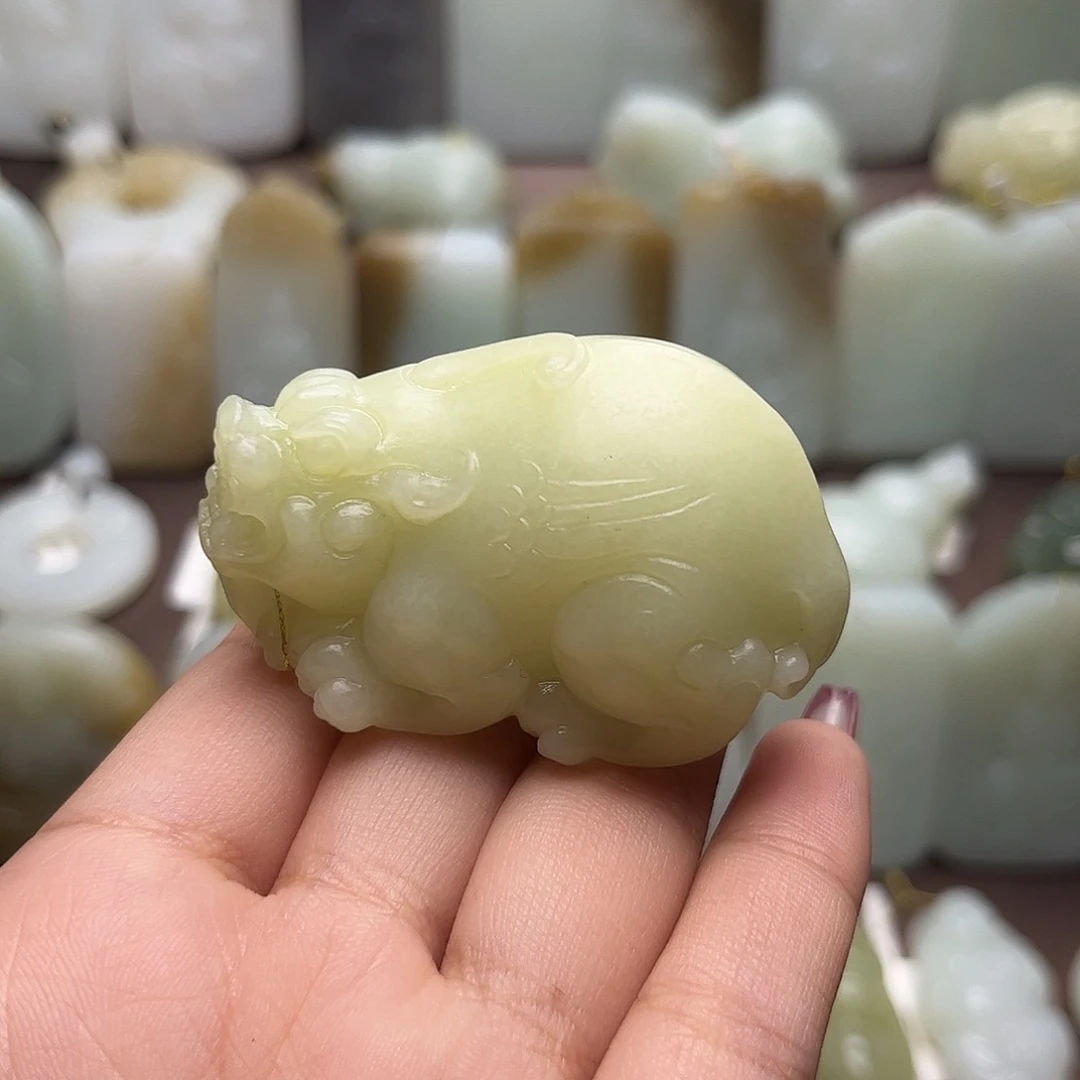 颈饰未镶嵌和田玉