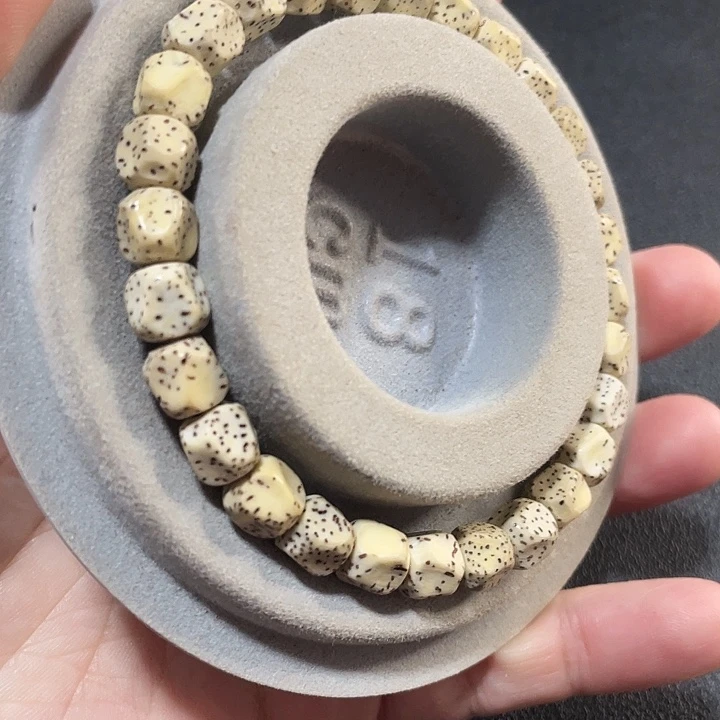 星月菩提吊坠五个切面手串