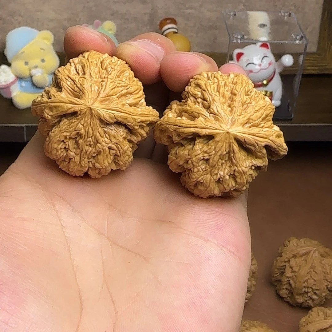 葳***蕤文玩核桃吊坠42尺粗筋