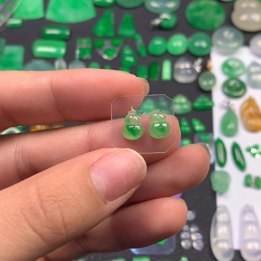 翡翠未镶嵌颈饰裸石葫芦