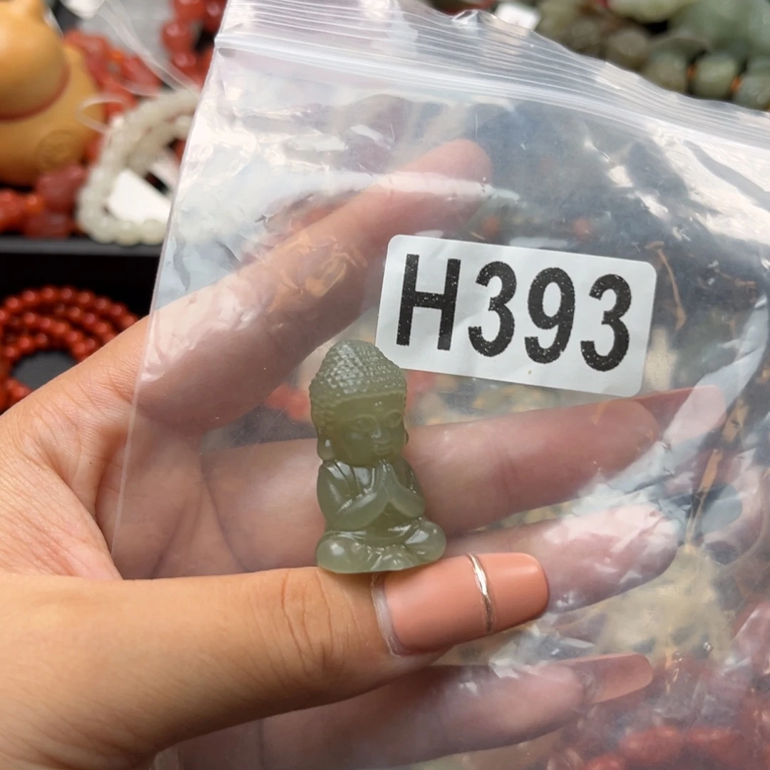 南红玛瑙未镶嵌珠宝奇石小**姐