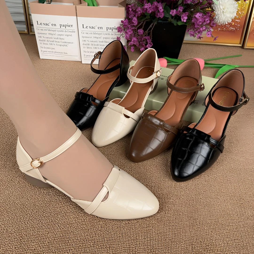 (跟高3厘米)2025夏季新款女鞋尖头低跟软底百搭舒适中空凉鞋