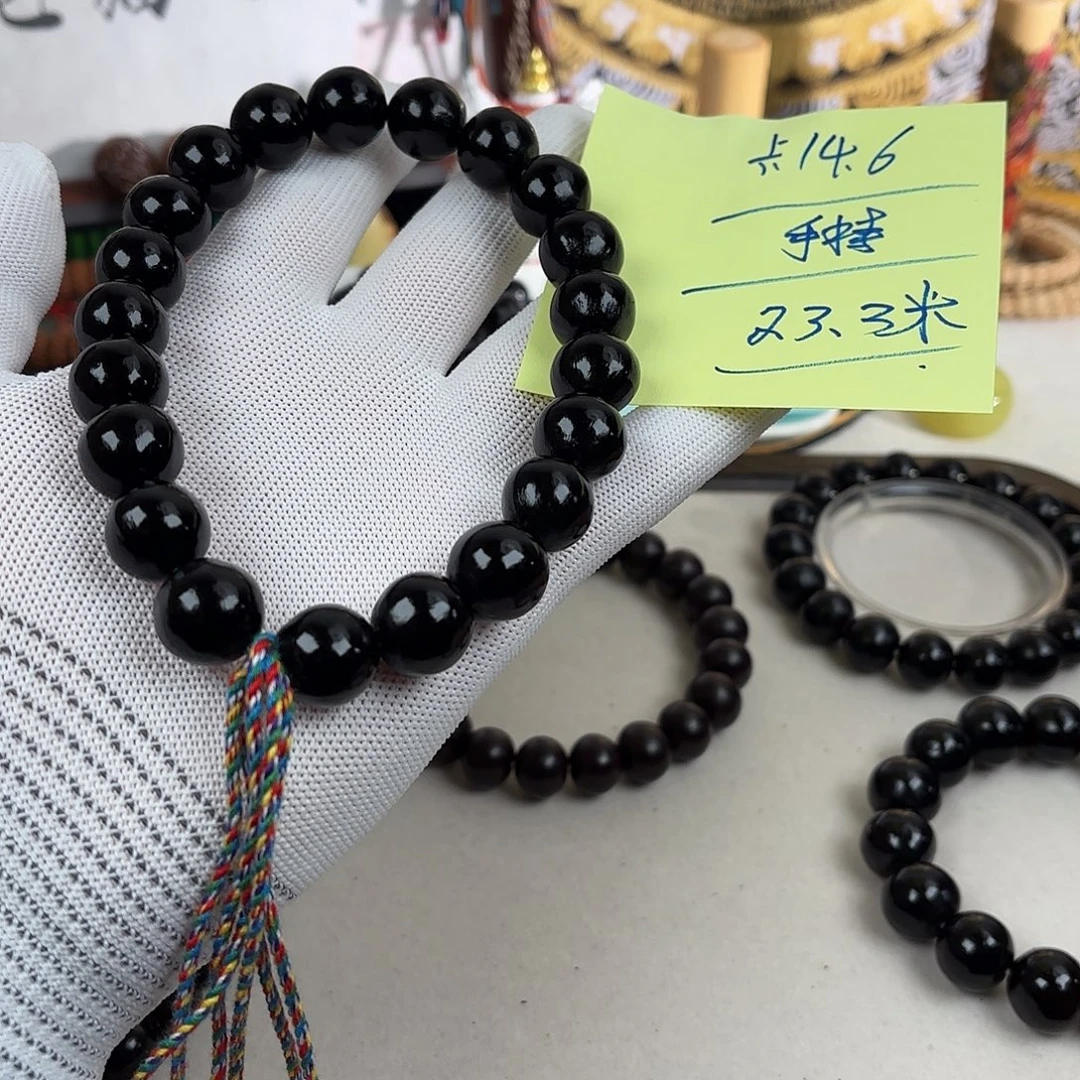 草珠菩提吊坠手持无患子