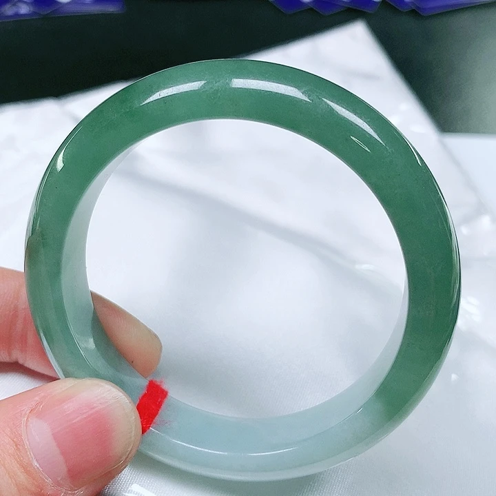 翡翠手镯（圆镯）未镶嵌翡翠手镯未镶嵌