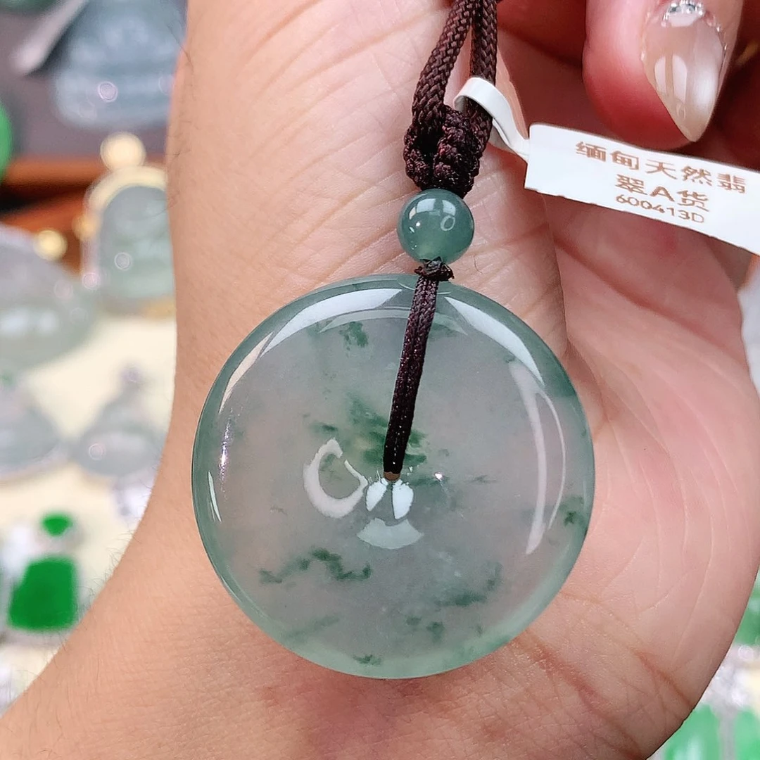 颈饰未镶嵌翡翠平安扣