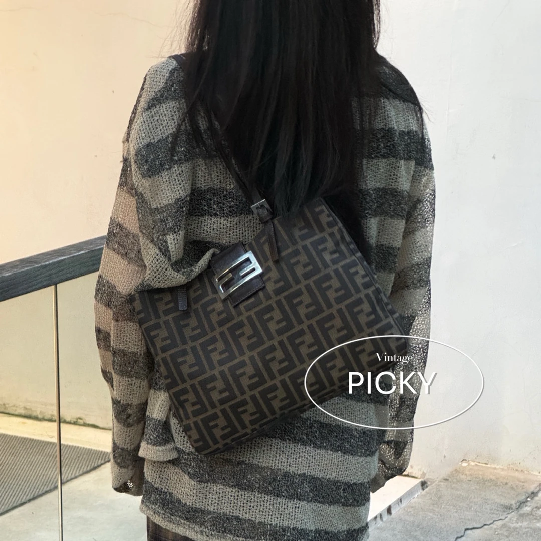 95新 FENDI/芬迪 棕色 老花 银扣 双F 小号 托特包 单肩包