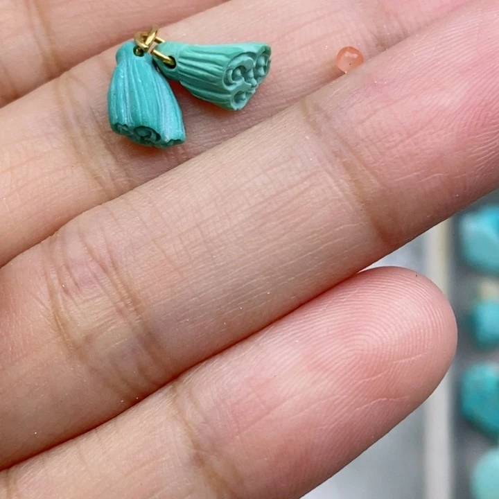 南红玛瑙未镶嵌珠宝奇石