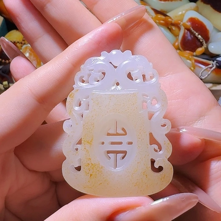和田玉挂件未镶嵌虎**蓉