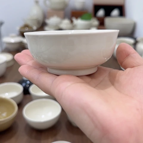 微瑕手工缠枝莲花杯