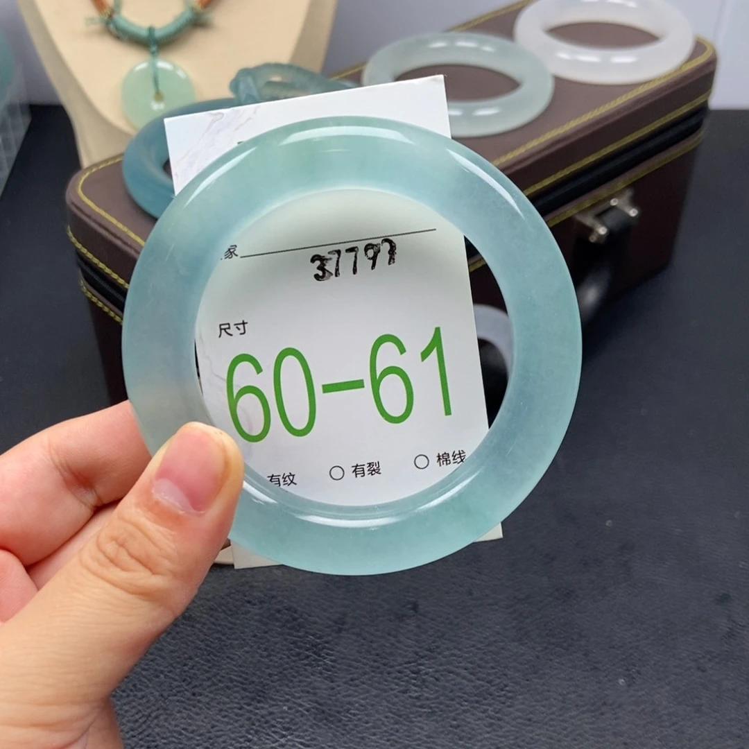 未镶嵌手镯石英质玉*️****