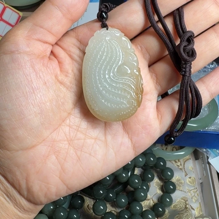 小****和田玉（糖玉）未镶嵌手镯