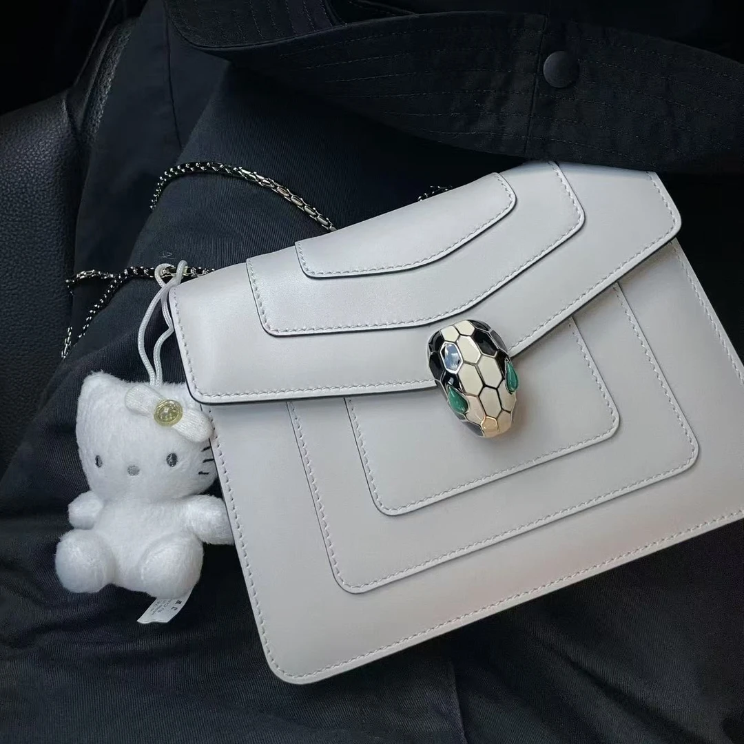 95新 BVLGARI/宝格丽 蛇头小号白色包/优品