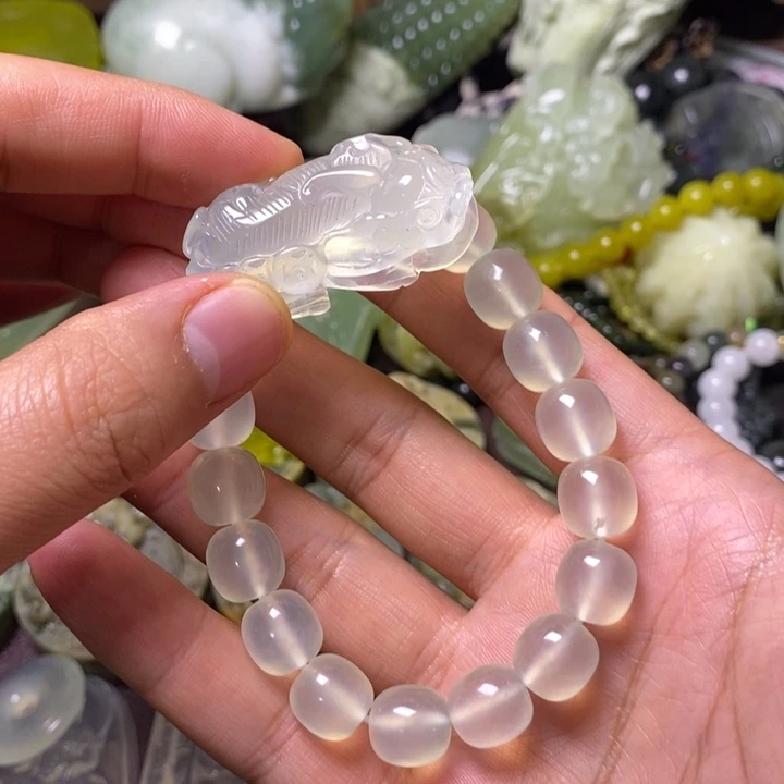 杨***奇岫玉未镶嵌岫玉手串