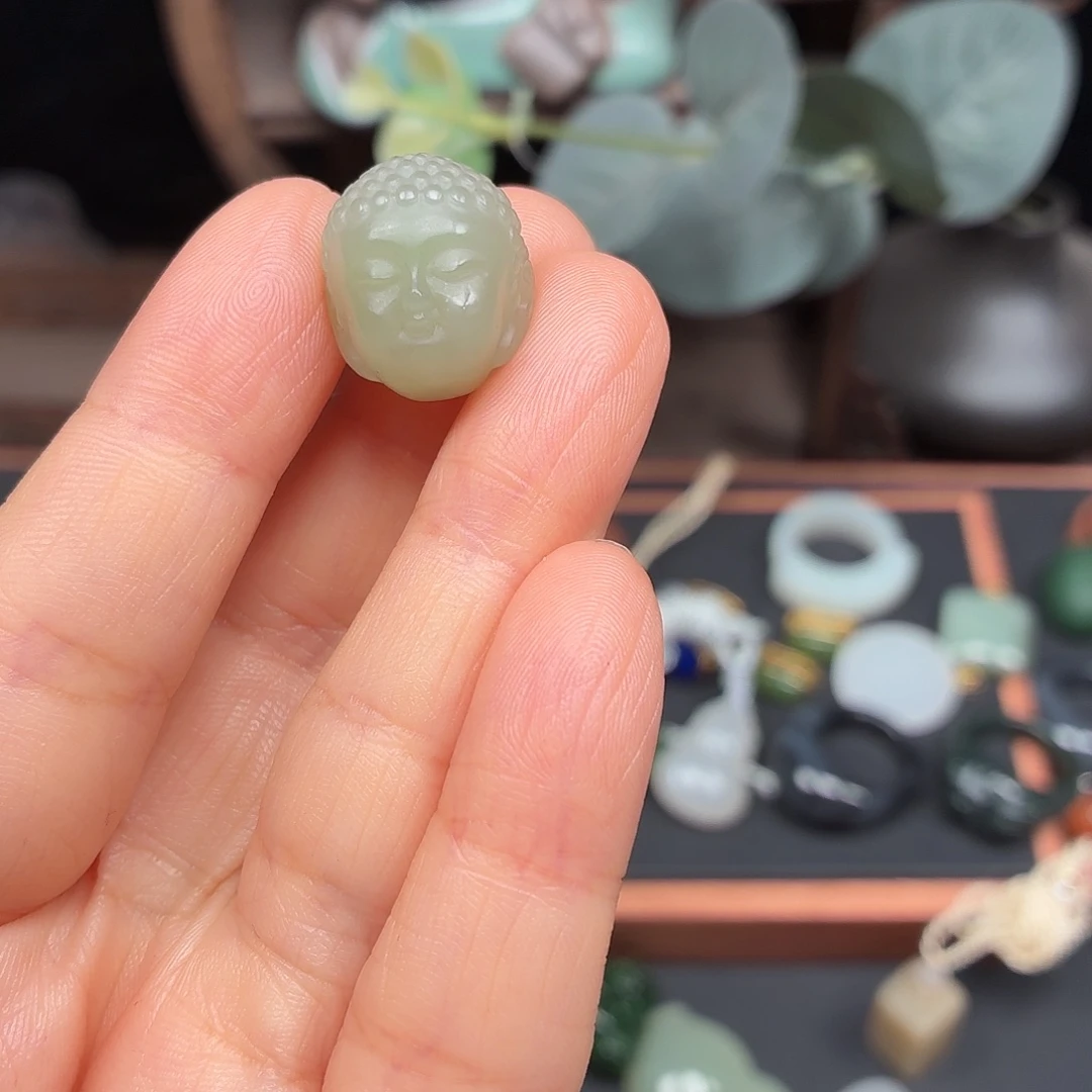 多***米和田玉未镶嵌颈饰