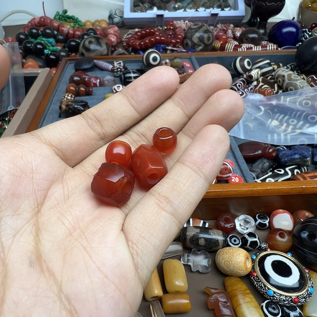 鸿***李玛瑙/玉髓未镶嵌珠宝半成品