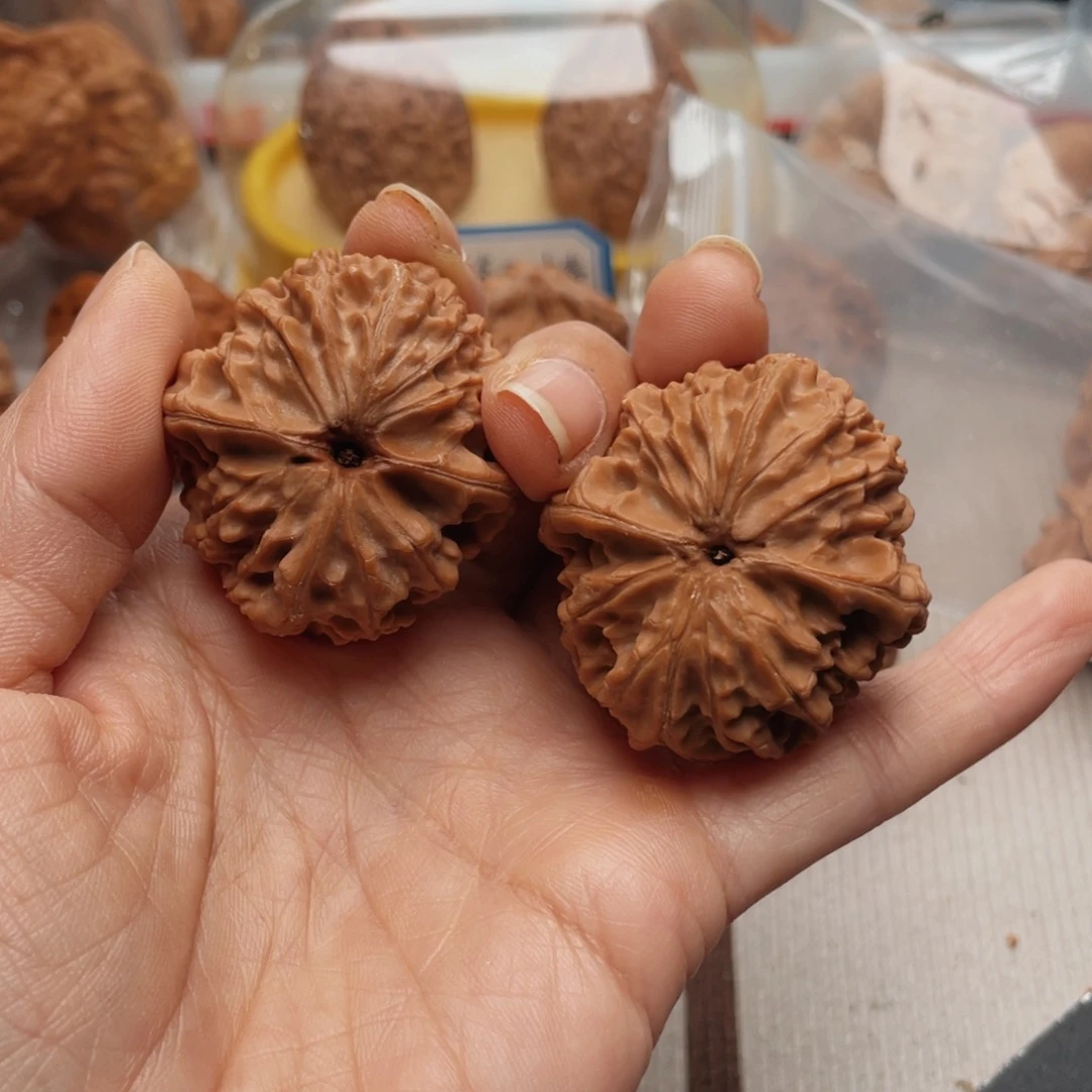 天*荔枝纹等各种花纹点缀着