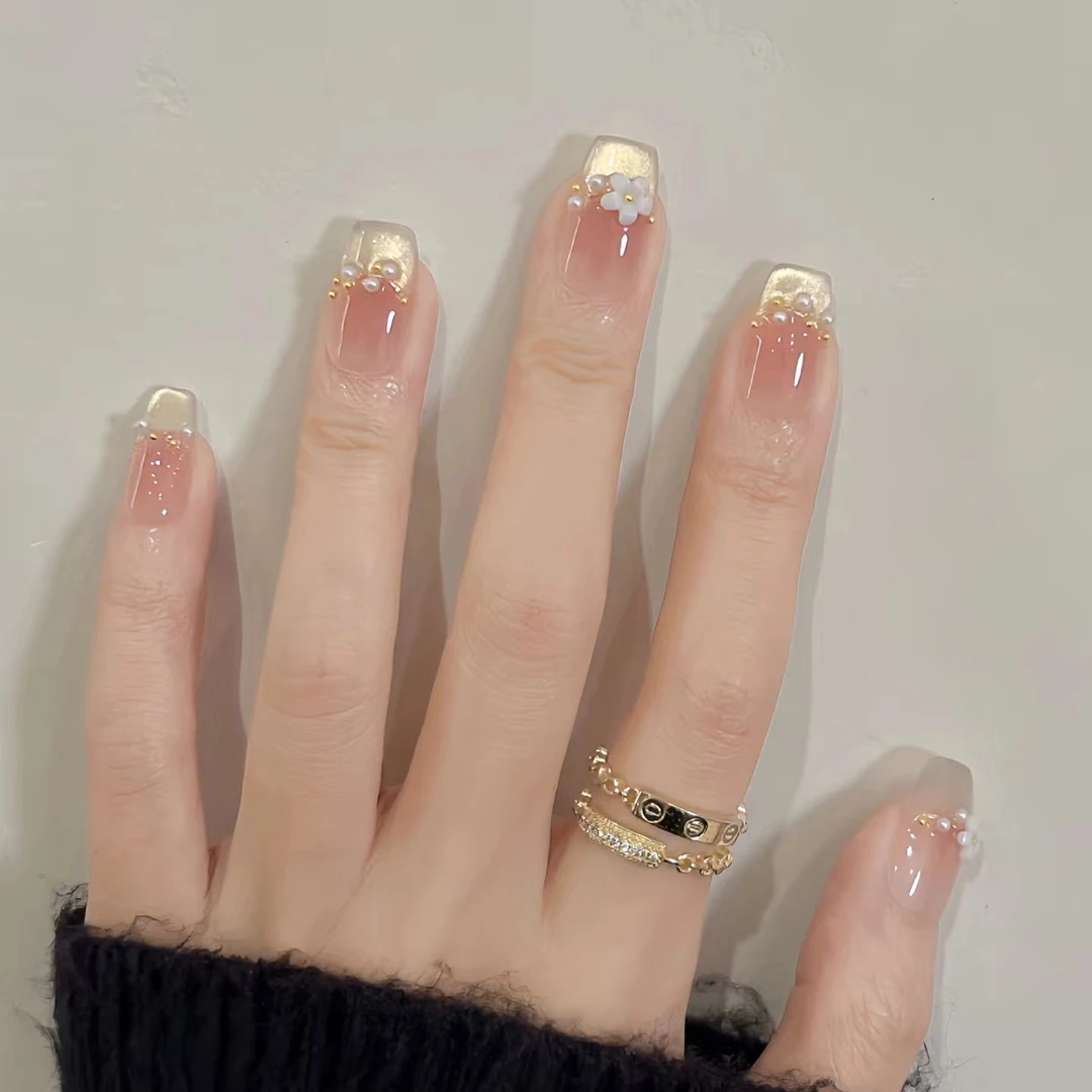 金色猫眼珍珠小花短款美甲