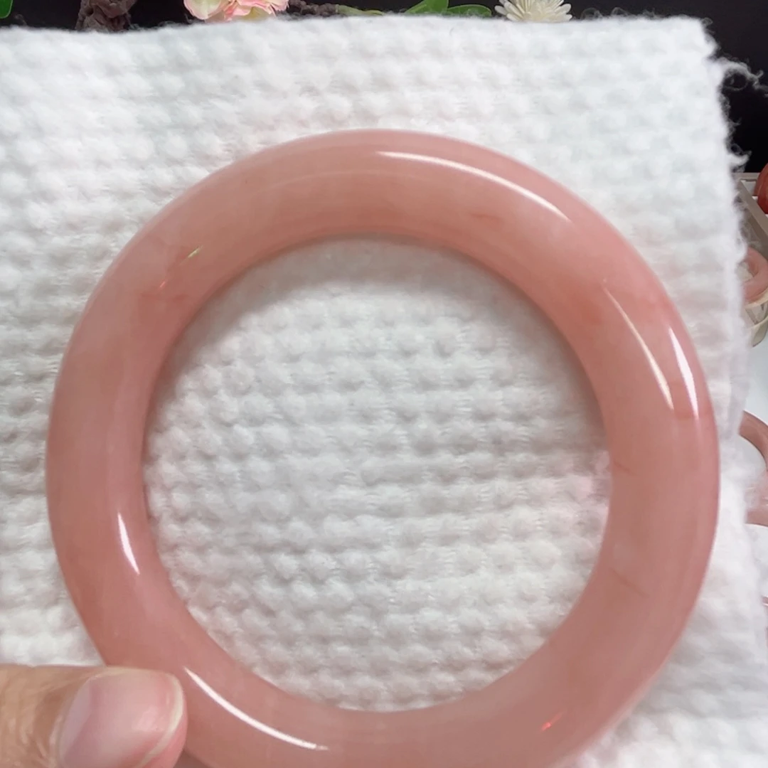 未镶嵌手镯石英质玉哈****?