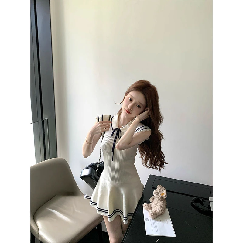 夏季显瘦修身小众设计感学院风针织气质时尚系带收腰A字连衣裙女