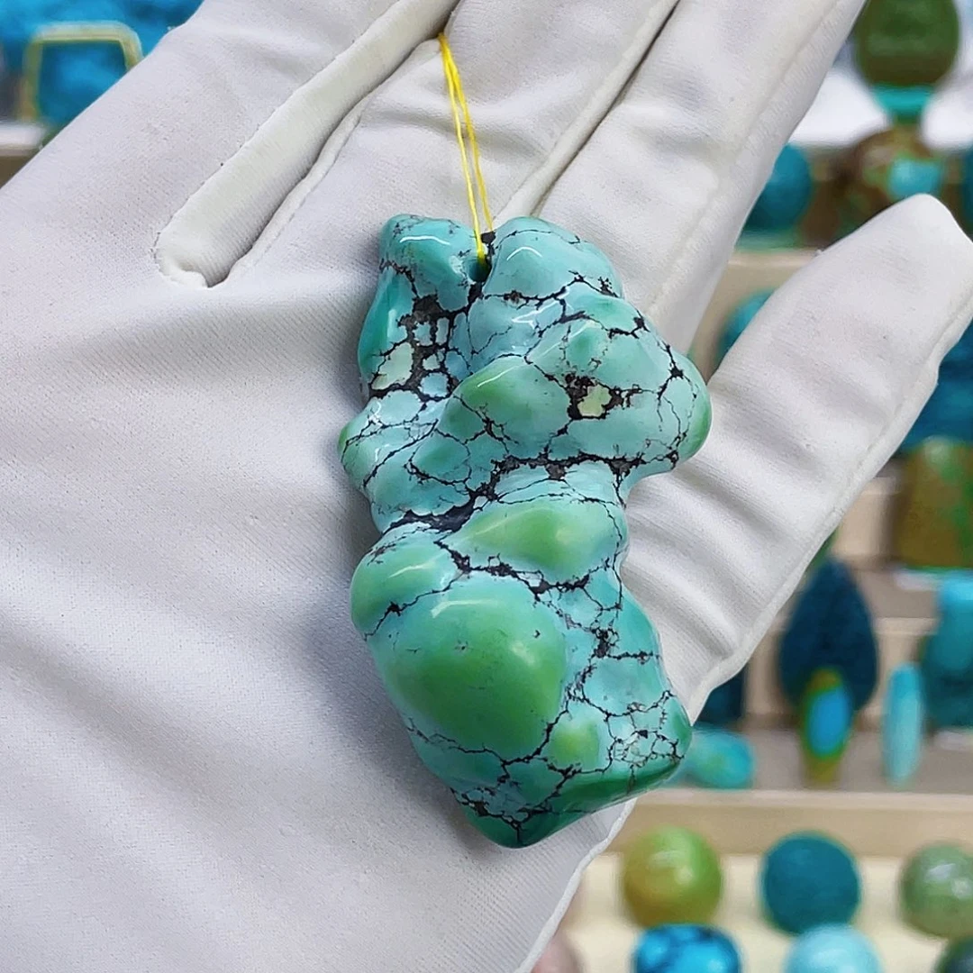 绿松石未镶嵌颈饰