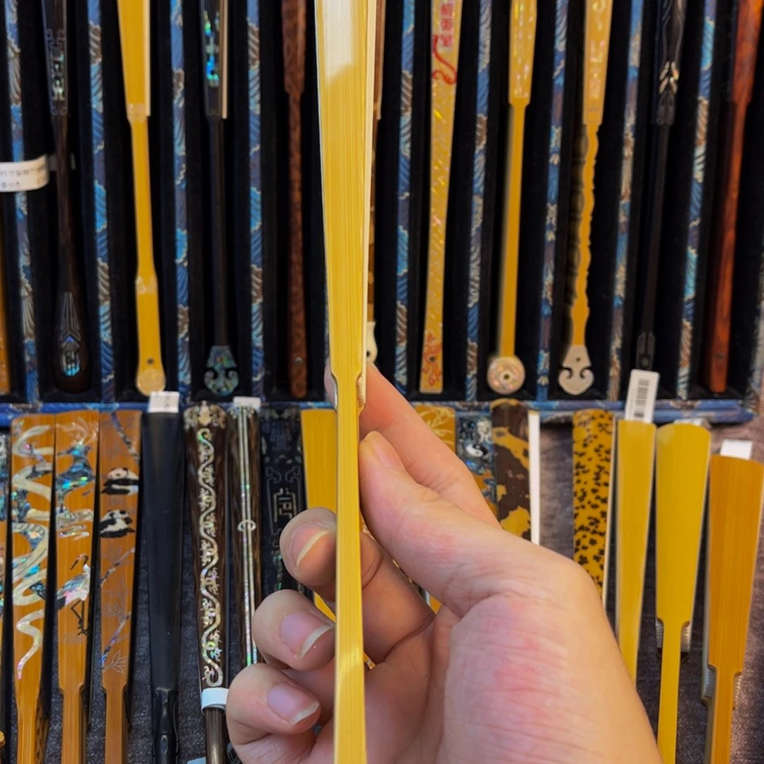 扇子轻**月手工制作的小零食和