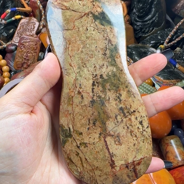 未镶嵌透闪石质玉珠宝奇石