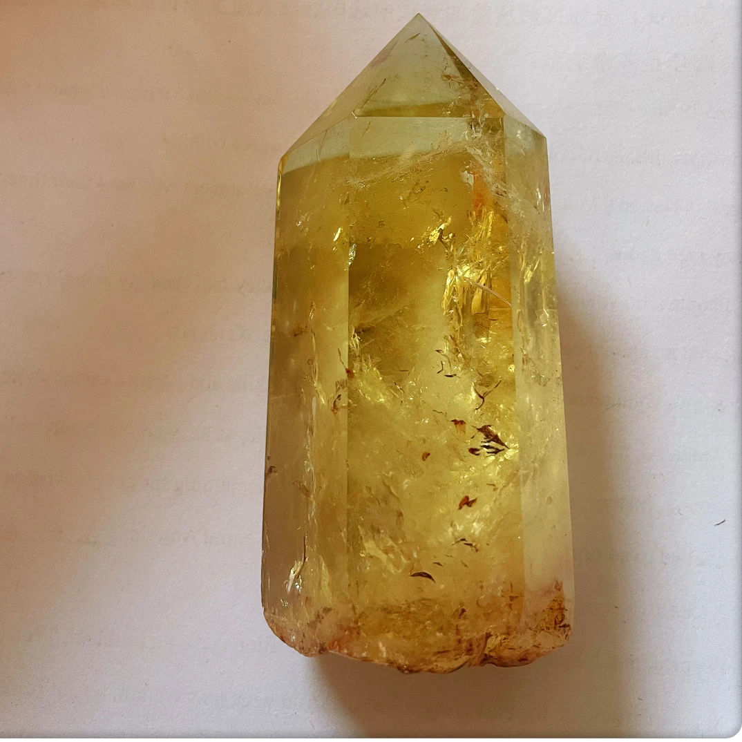 东海黄水晶柱适合家居办公客厅卧室装饰