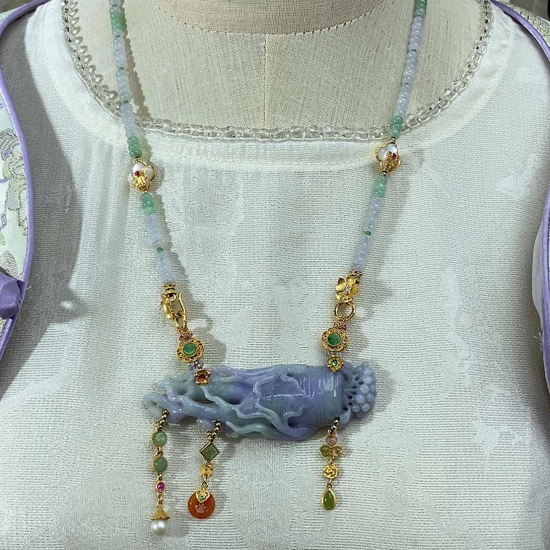 翡翠未镶嵌颈饰套链