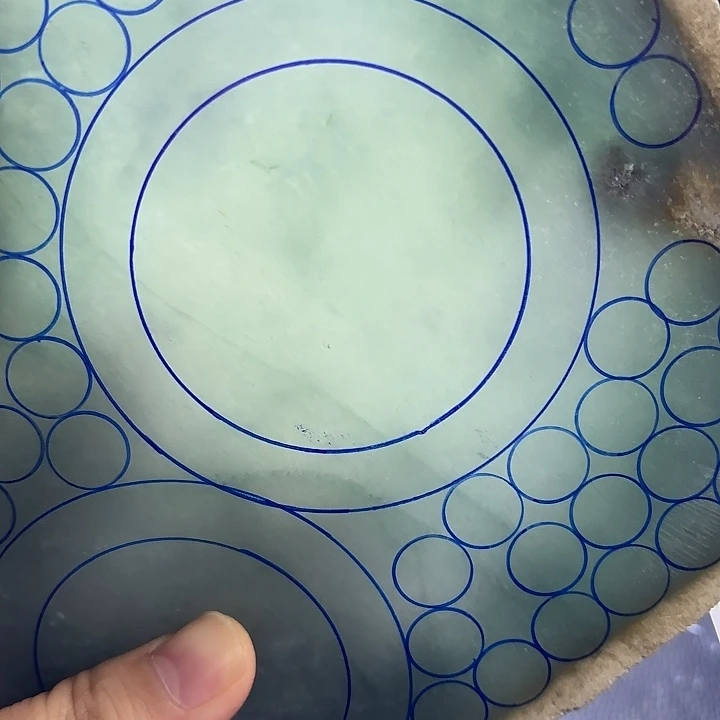 一***过定制翡翠未镶嵌边料