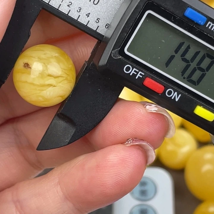 琥珀未镶嵌裸石微瑕572