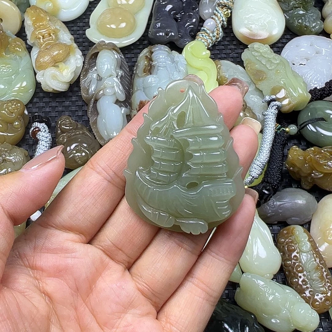 和田玉未镶嵌颈饰卡49.3