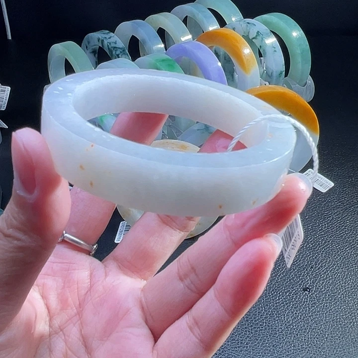 未镶嵌翡翠手镯定制翡翠