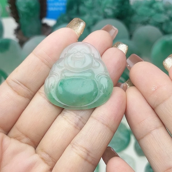 颈饰未镶嵌石英质玉