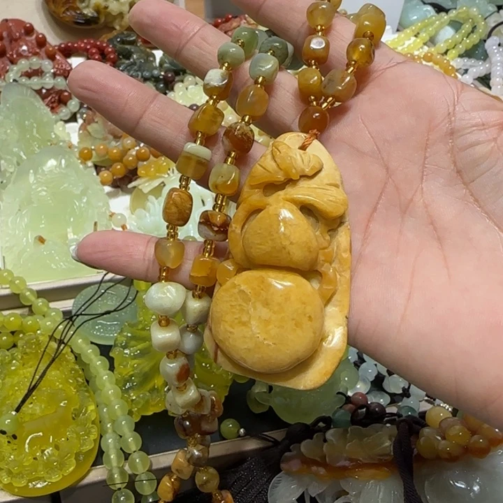 未镶嵌蛇纹石玉吊坠