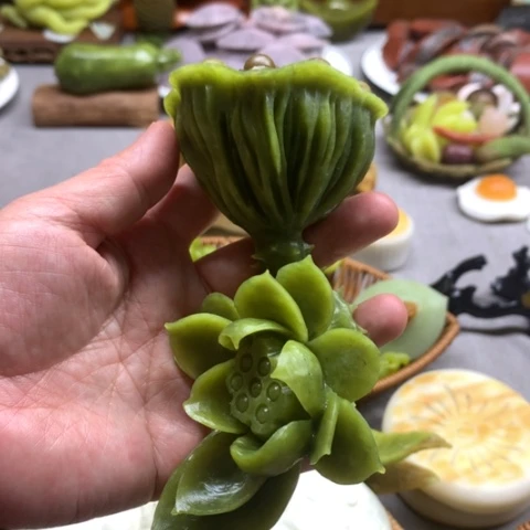蛇纹石玉未镶嵌摆件如**闻