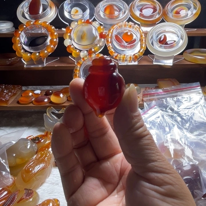 袁***丶玛瑙/玉髓手链合金