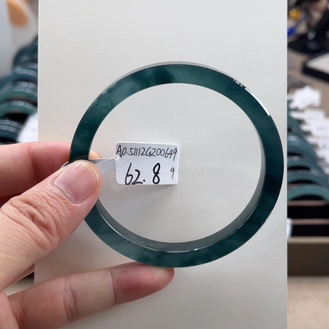 翡翠未镶嵌手镯62.89