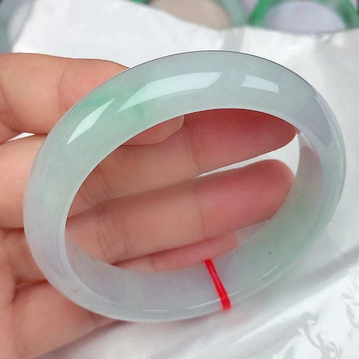 翡翠未镶嵌手镯58～59冰种淡绿色正圈手镯