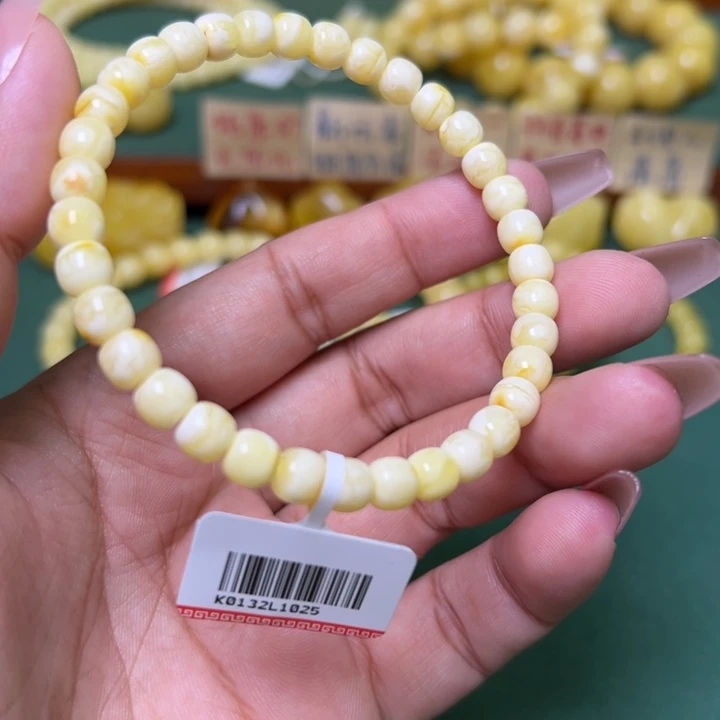 蜜蜡未镶嵌珠宝奇石