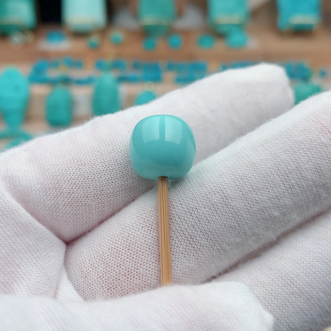 锦***一绿松石未镶嵌珠宝奇石