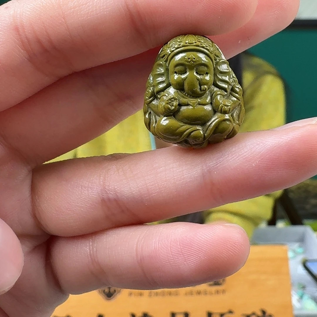 绿松石未镶嵌挂件