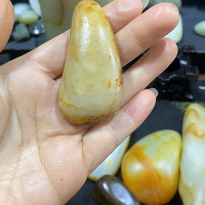 未镶嵌和田玉（糖玉）挂件
