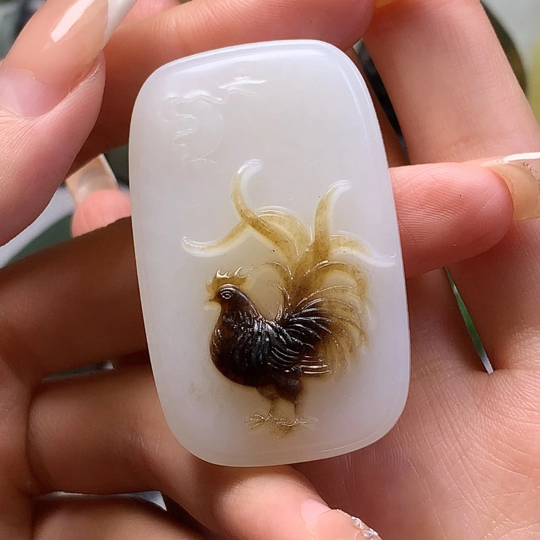 颈饰未镶嵌和田玉峰*