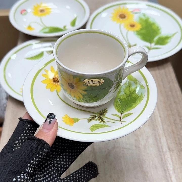 瓷片噗哈哈哈哈哈哈哈哈哈我笑