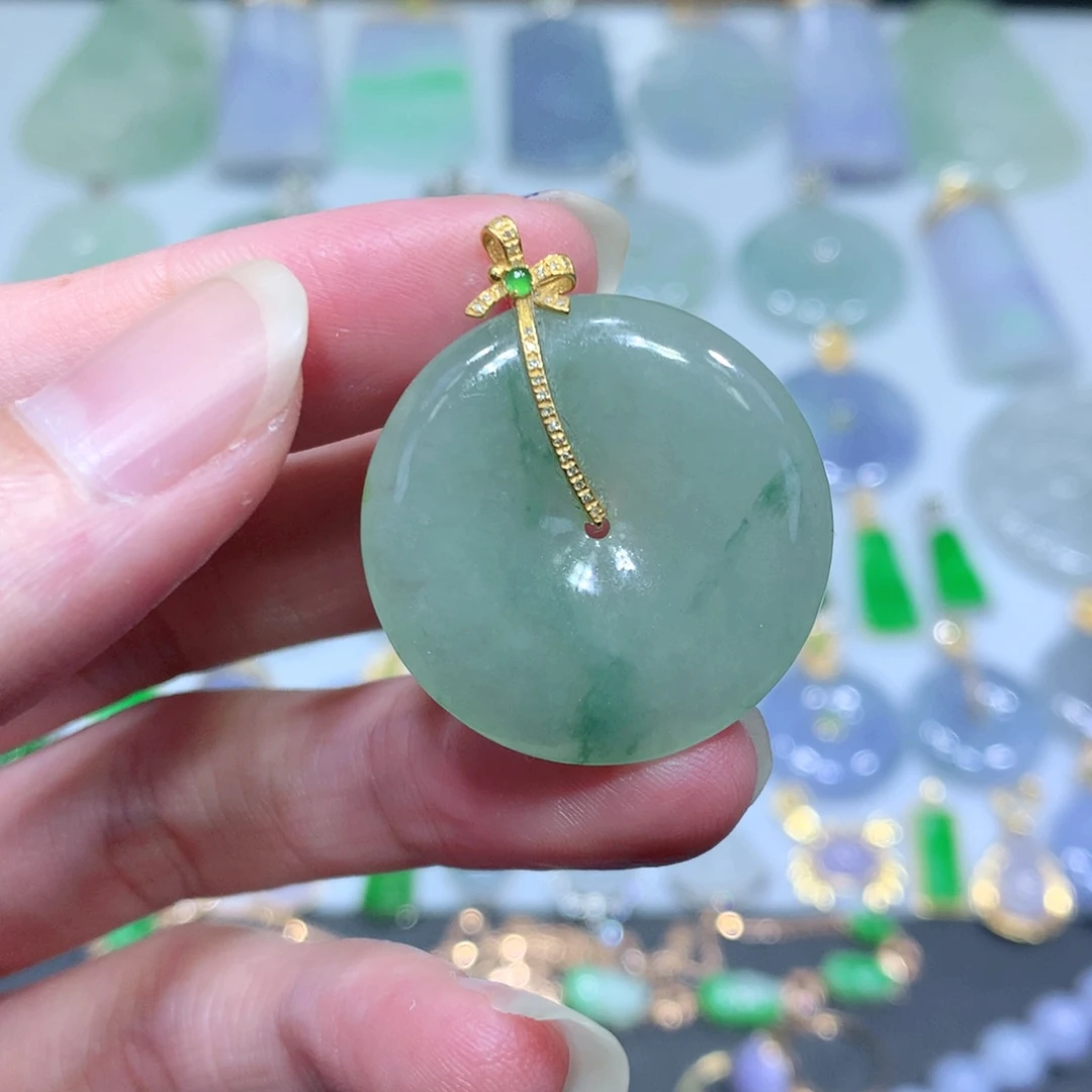 翡翠吊坠(不含链)18K金镶嵌
